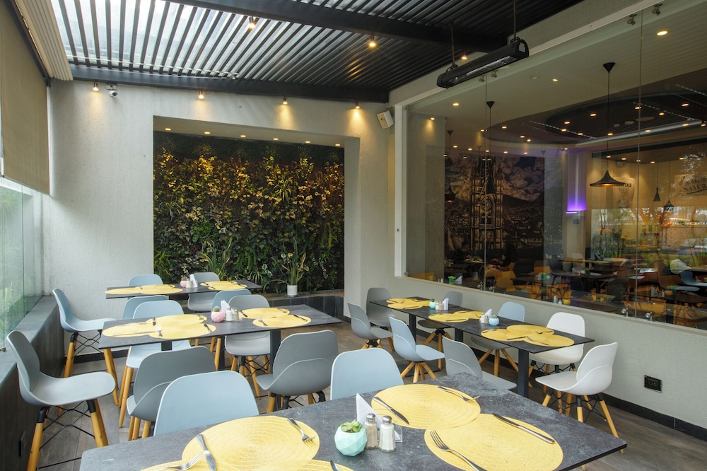 Ibis Quito 55/61