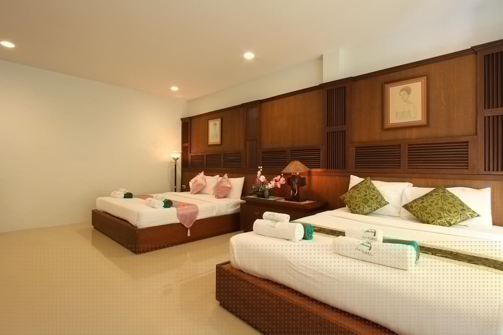 The Green Beach Resort 27/75