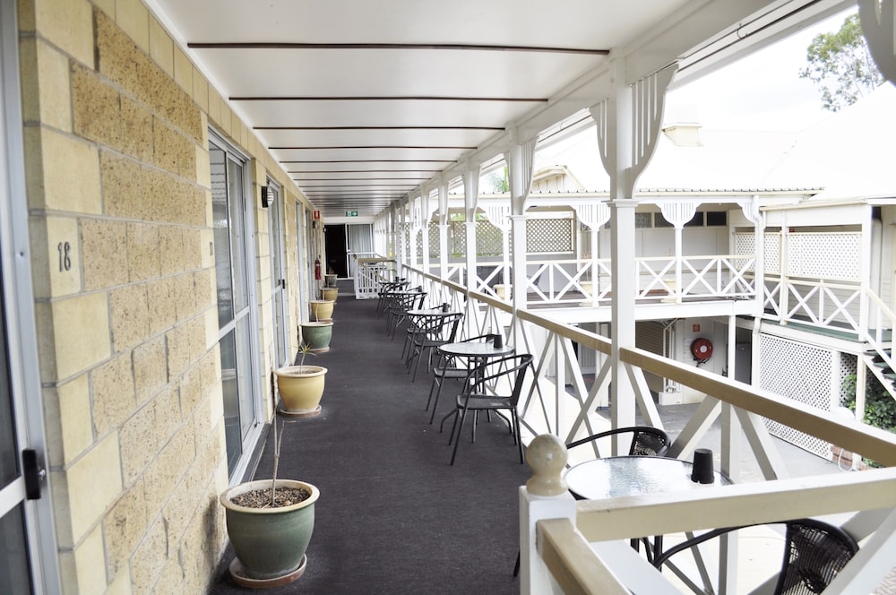 ALEXANDRA PARK MOTOR INN 25/65
