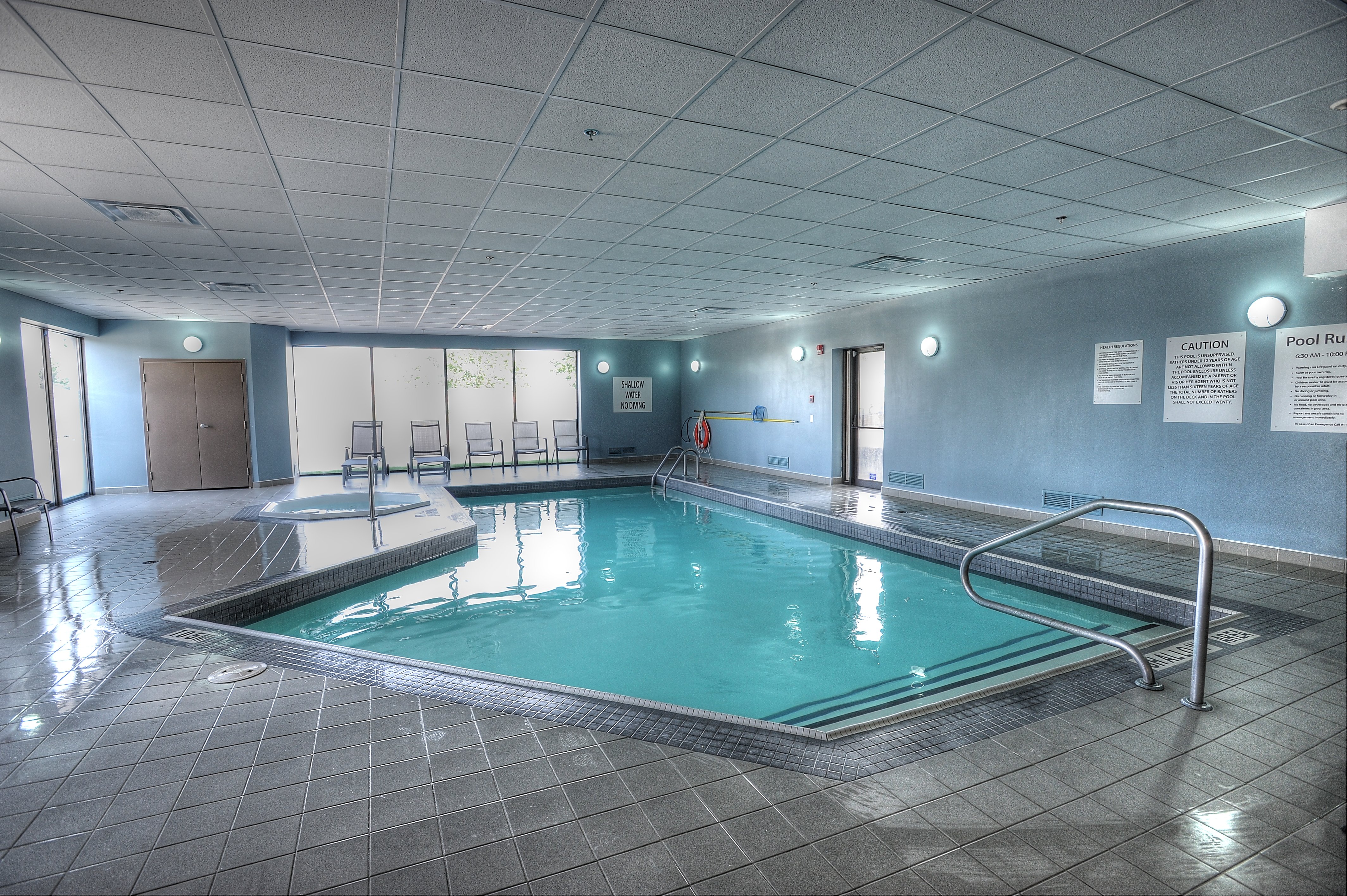 Holiday Inn Express Suites Toronto Airport West 32/55