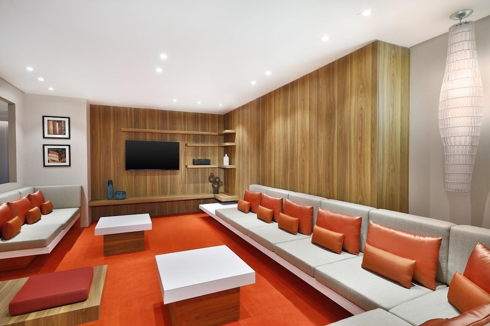 Park Mall Hotel & Conference Center 35/38