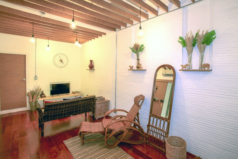 Siam Nitra Boutique Hotel 61/76