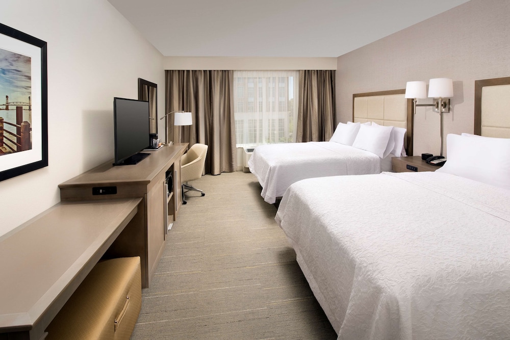 Hampton Inn Wilmington Downtown 12/33