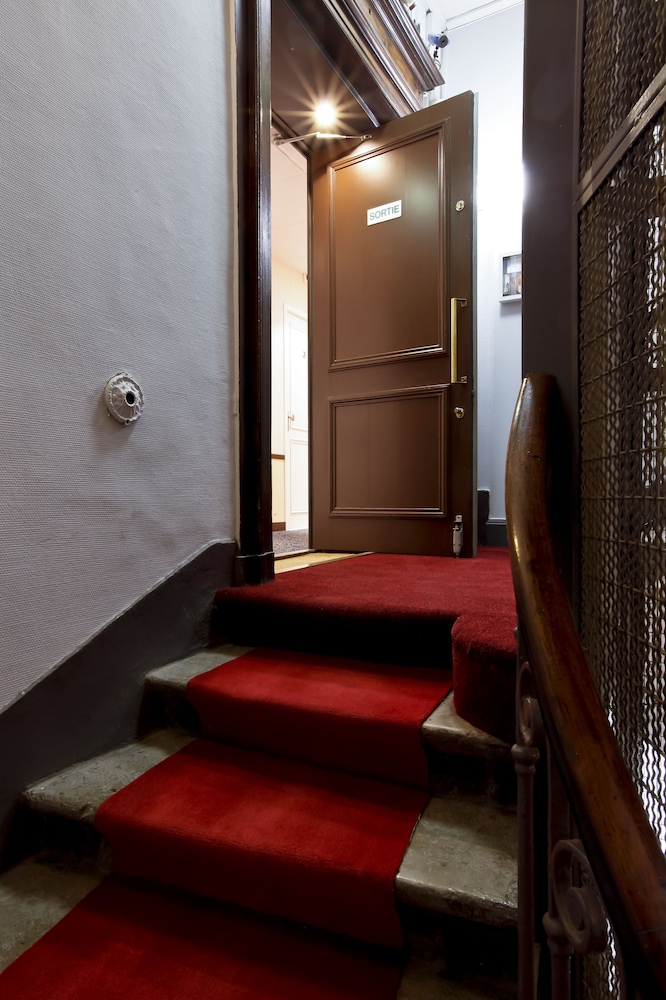 Hotel Du Dauphin 42/55