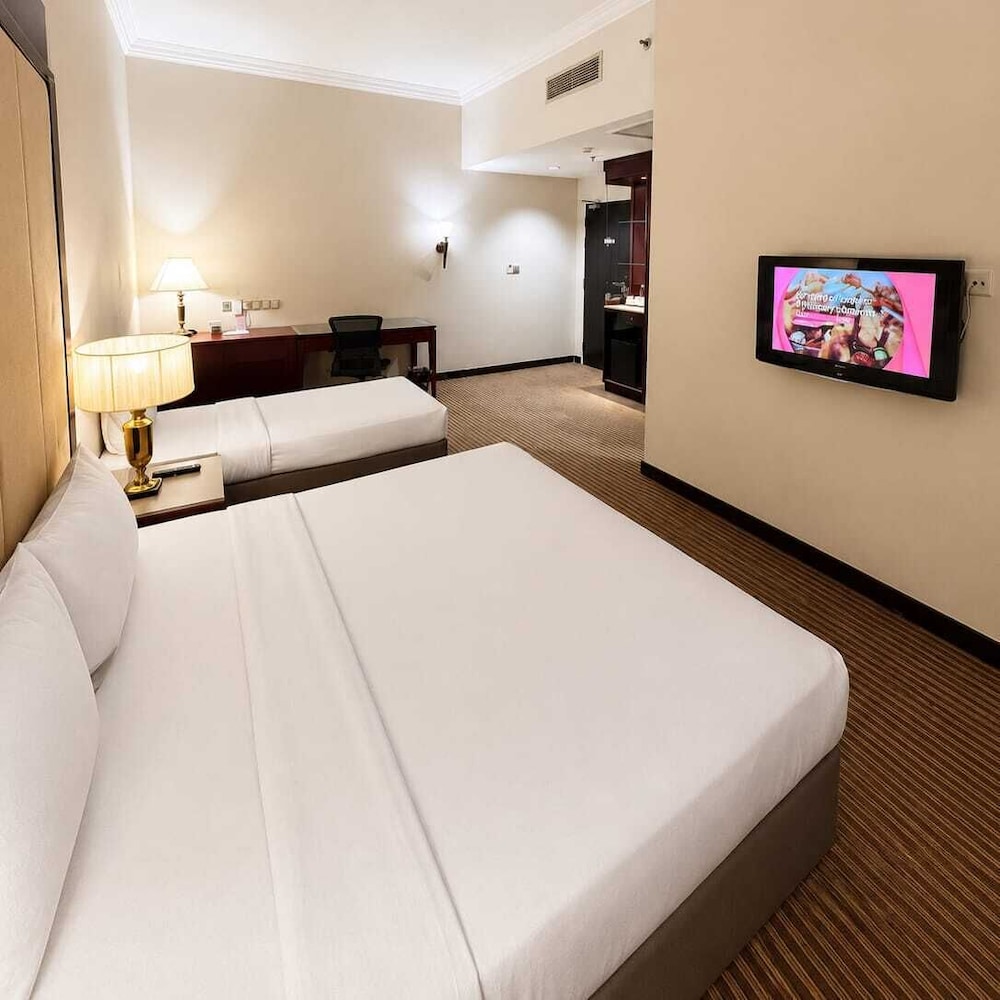 Silka Maytower Hotel 10/21