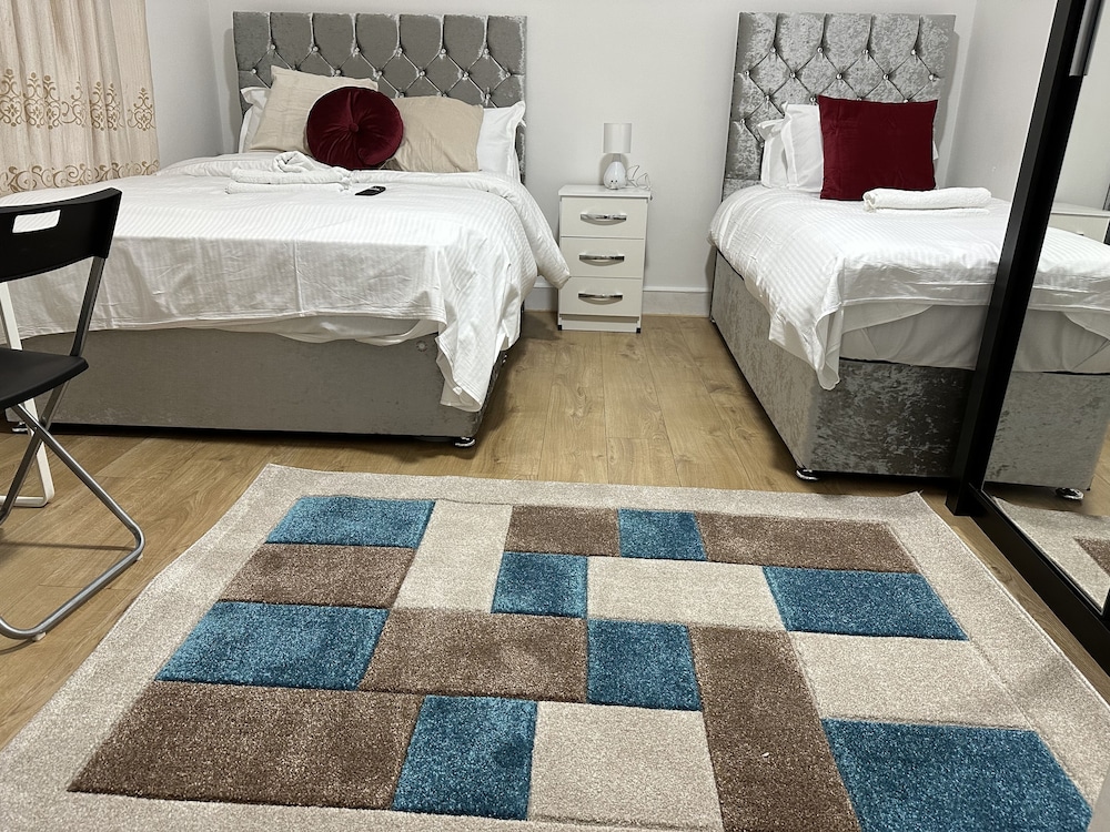 OYO New City Lodge 22/45