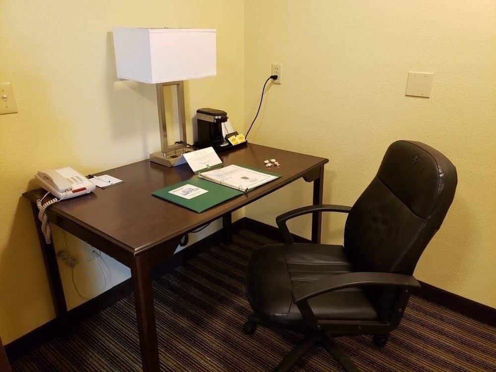 Quality Inn & Suites Vancouver - Hazel Dell 41/59