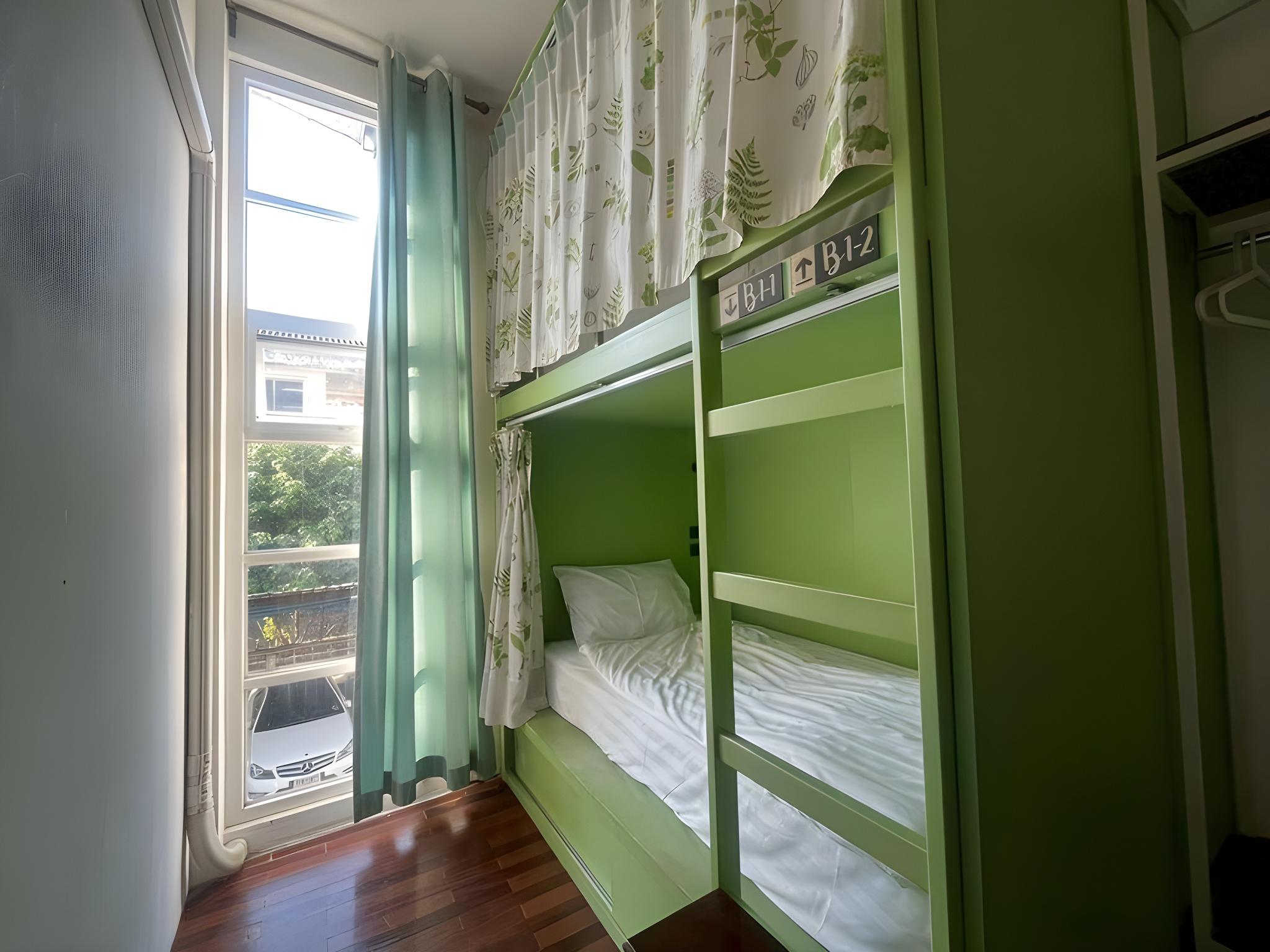 STANDARD, BUNK BED, SHARED BATHROOM