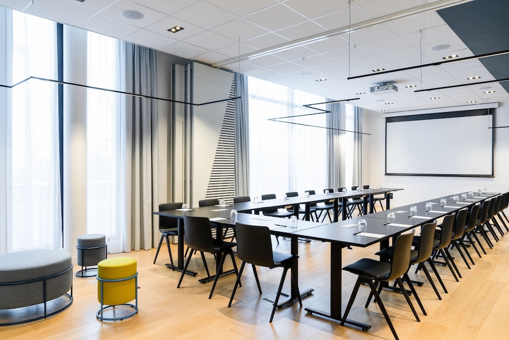 Courtyard by Marriott Paris Creteil 30/40