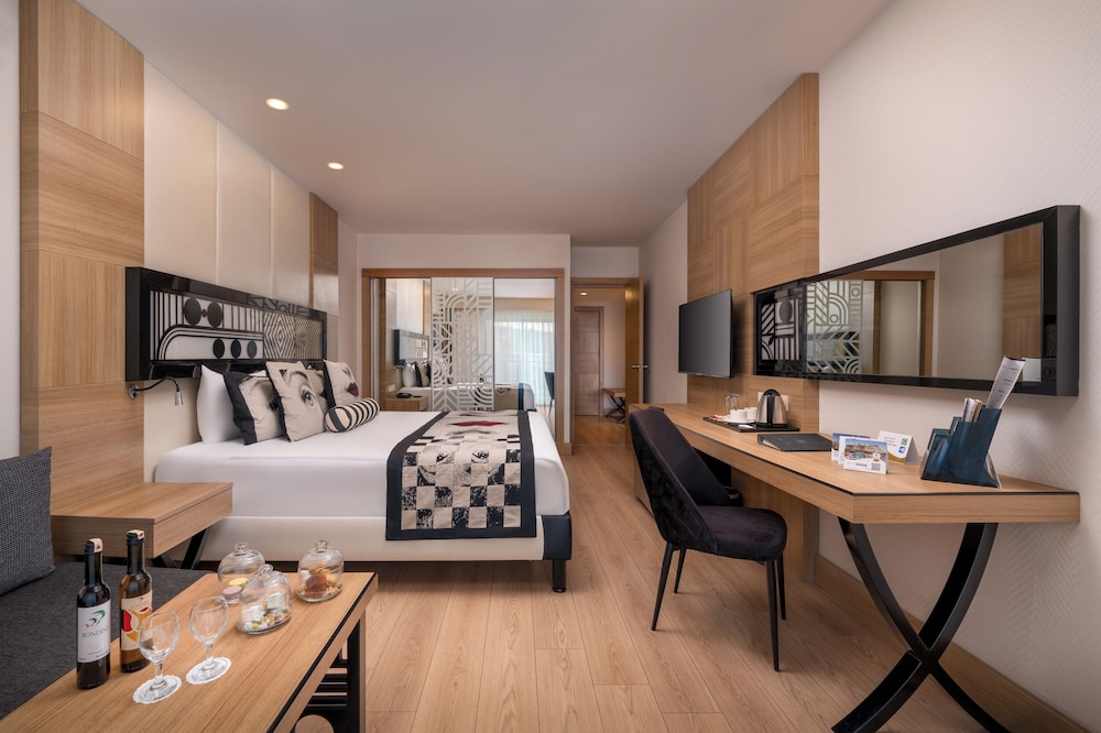 Delphin Imperial 25/60