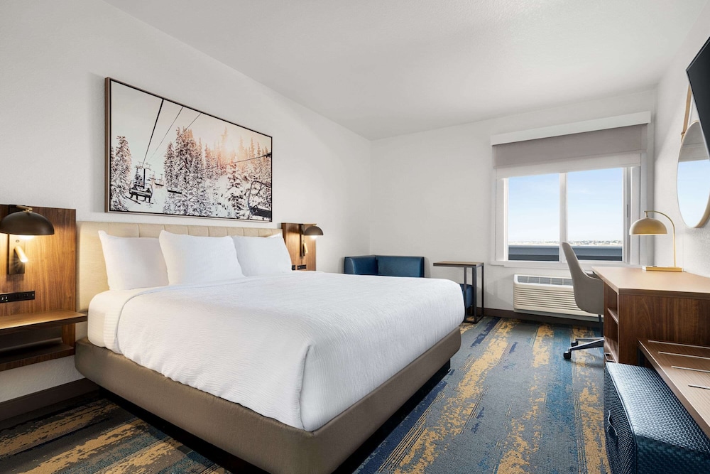 غرفة بسرير كينج، La Quinta Inn & Suites by Wyndham Denver Parker 3/9