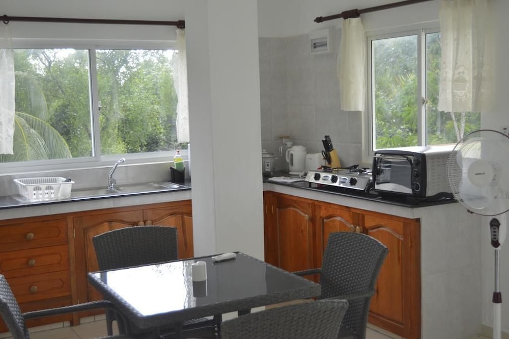 Chez Payet Guesthouse 14/18