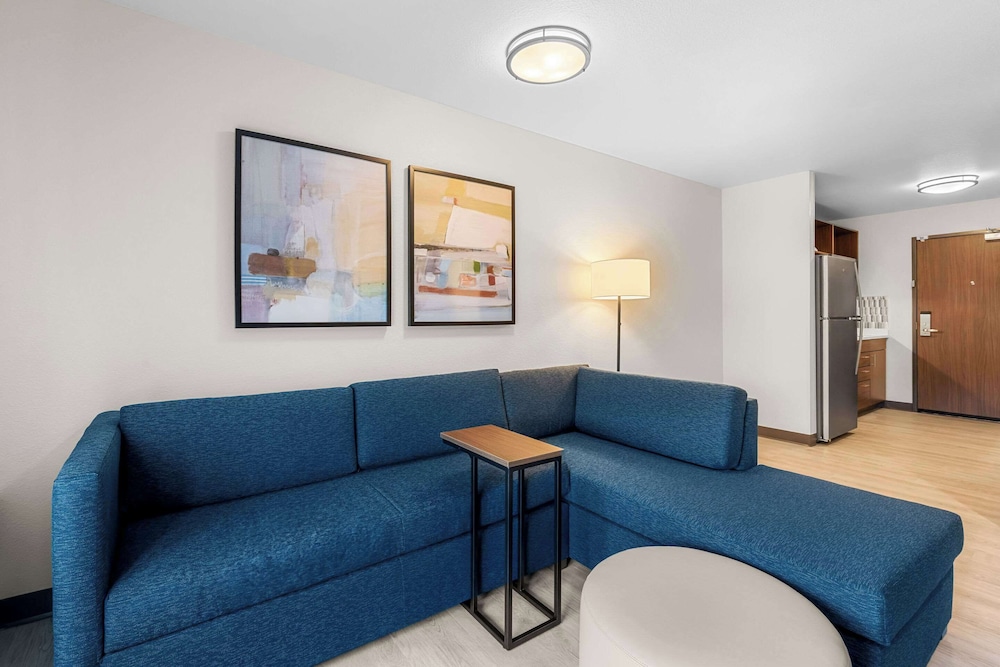 Everhome Suites Fayetteville near Fort Bragg 25/34