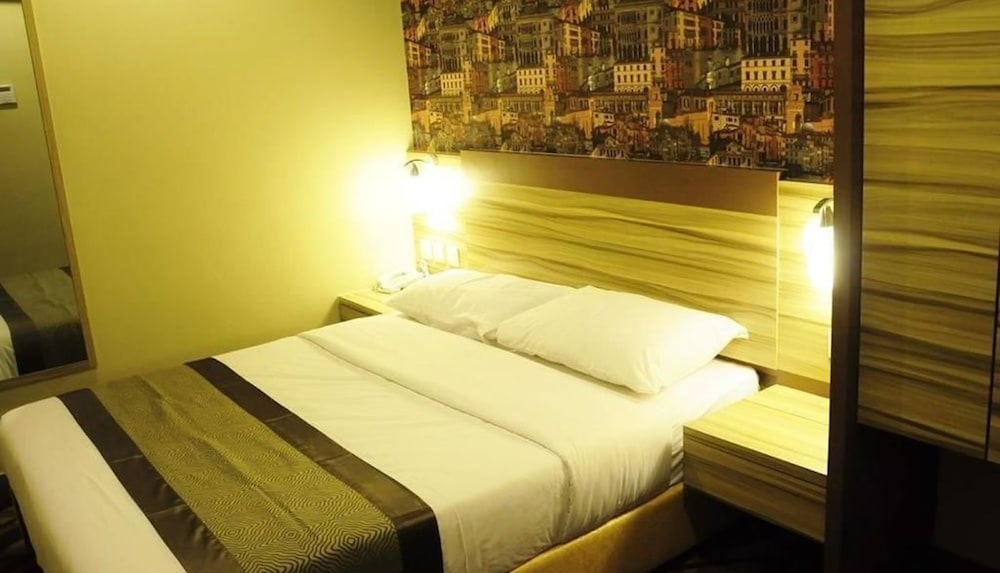 Hotel Zamburger Victory City 16/30