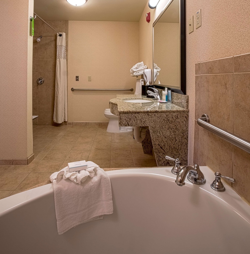 Hampton Inn and Suites Sacramento-Elk Grove Laguna I-5 21/50