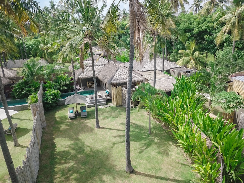 Slow Private Pool Villas 24/40