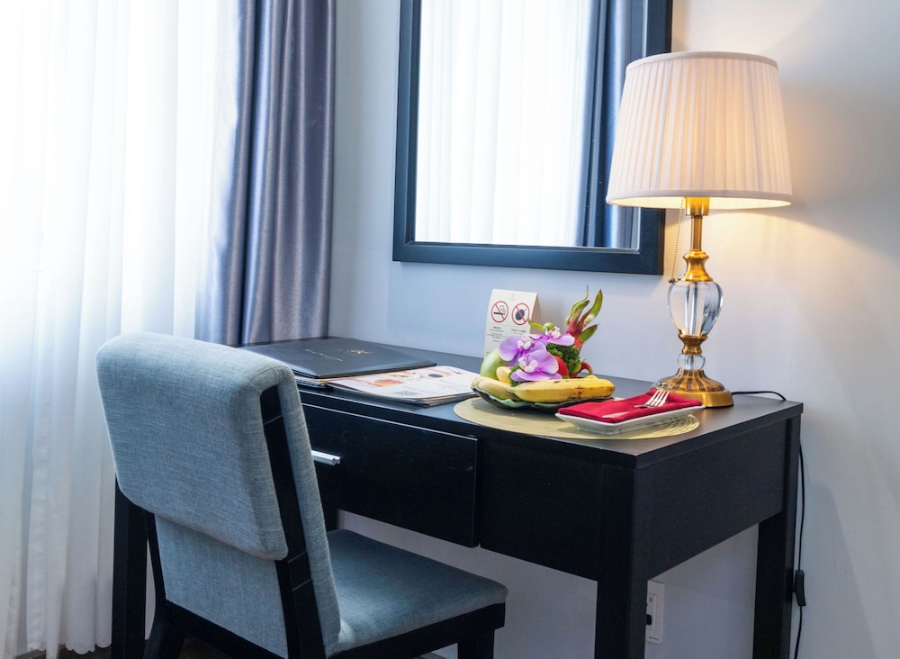 Royal Hotel Saigon 40/70