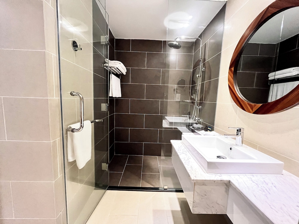 Starcity Bayfront Nha Trang Hotel 75/76