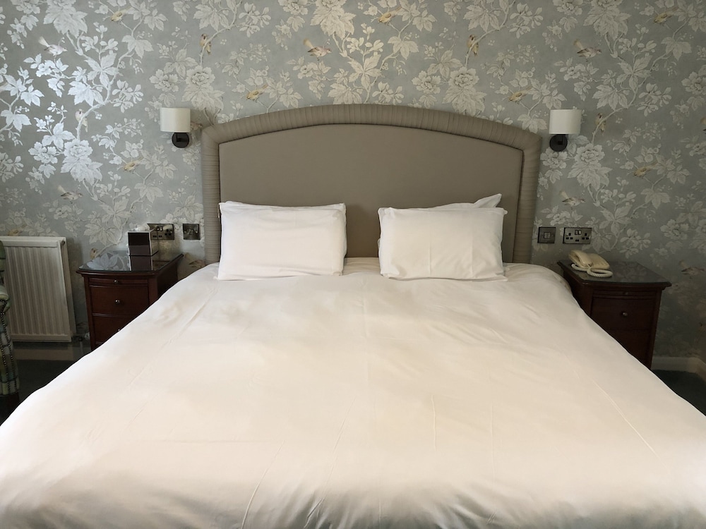Stratton House Hotel 24/73