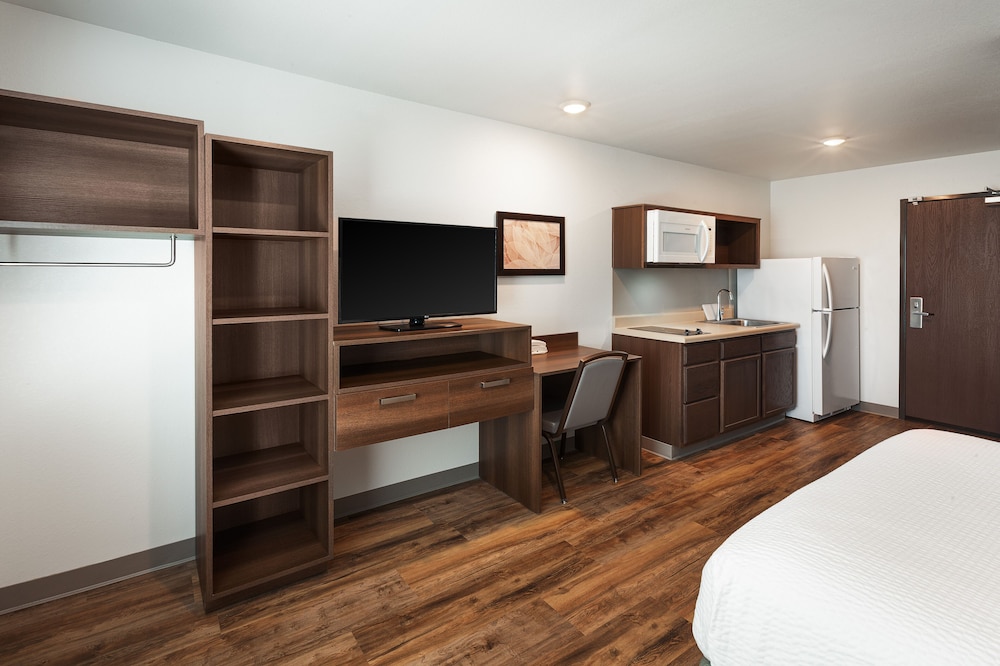 WoodSpring Suites Lackland near Sea World 17/34