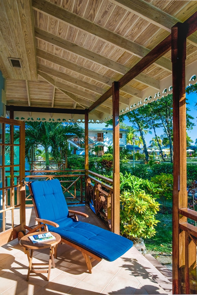 Bequia Beach Hotel 60/78