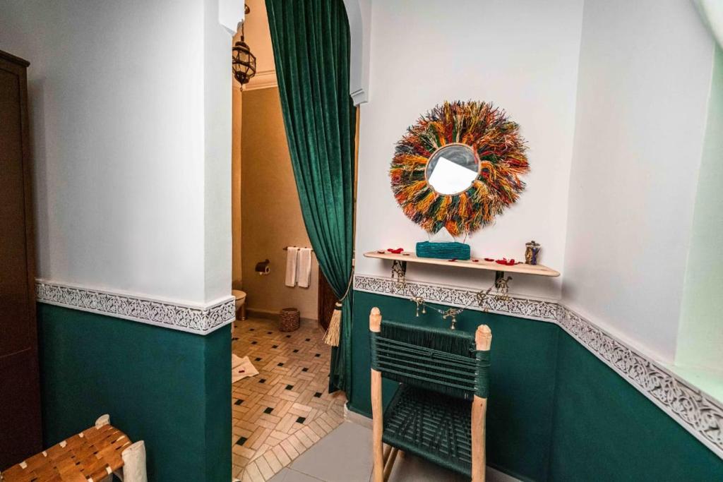 Riad Kiyanjana 6/43