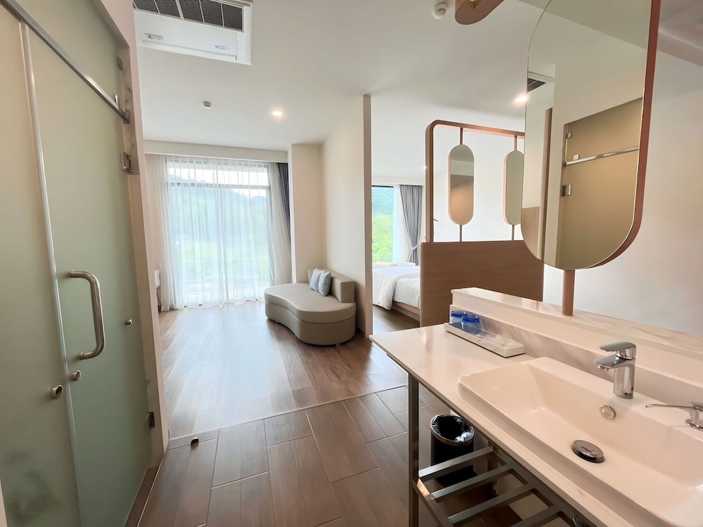 Infinity Aonang Krabi 50/50