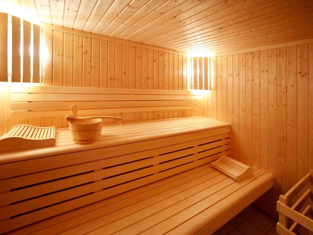 swimming pool spa