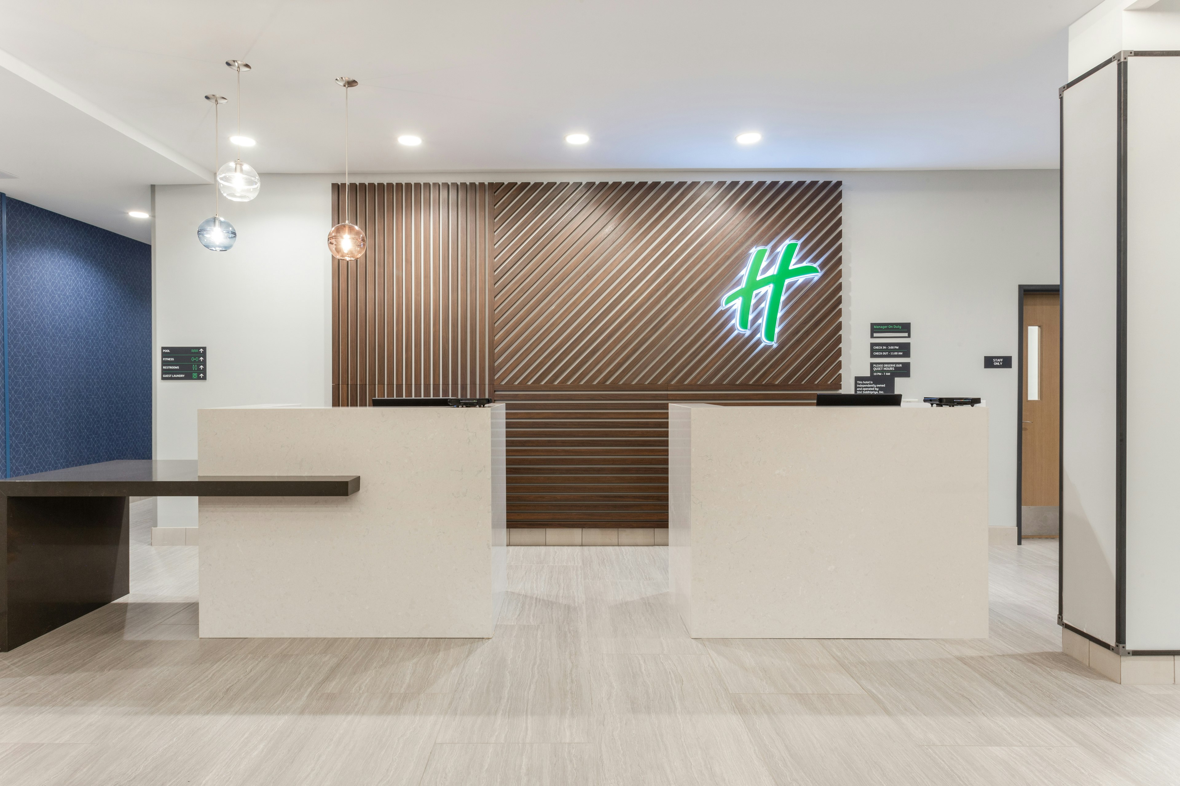 Holiday Inn & Suites Cedar Falls - Waterloo Event Ctr 6/50