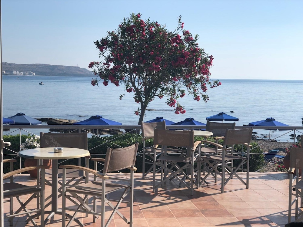 Elpida Beach Studios 3/57