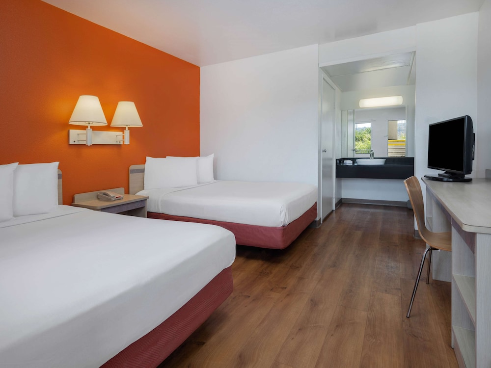 Motel6 Oceanside, CA 41/62