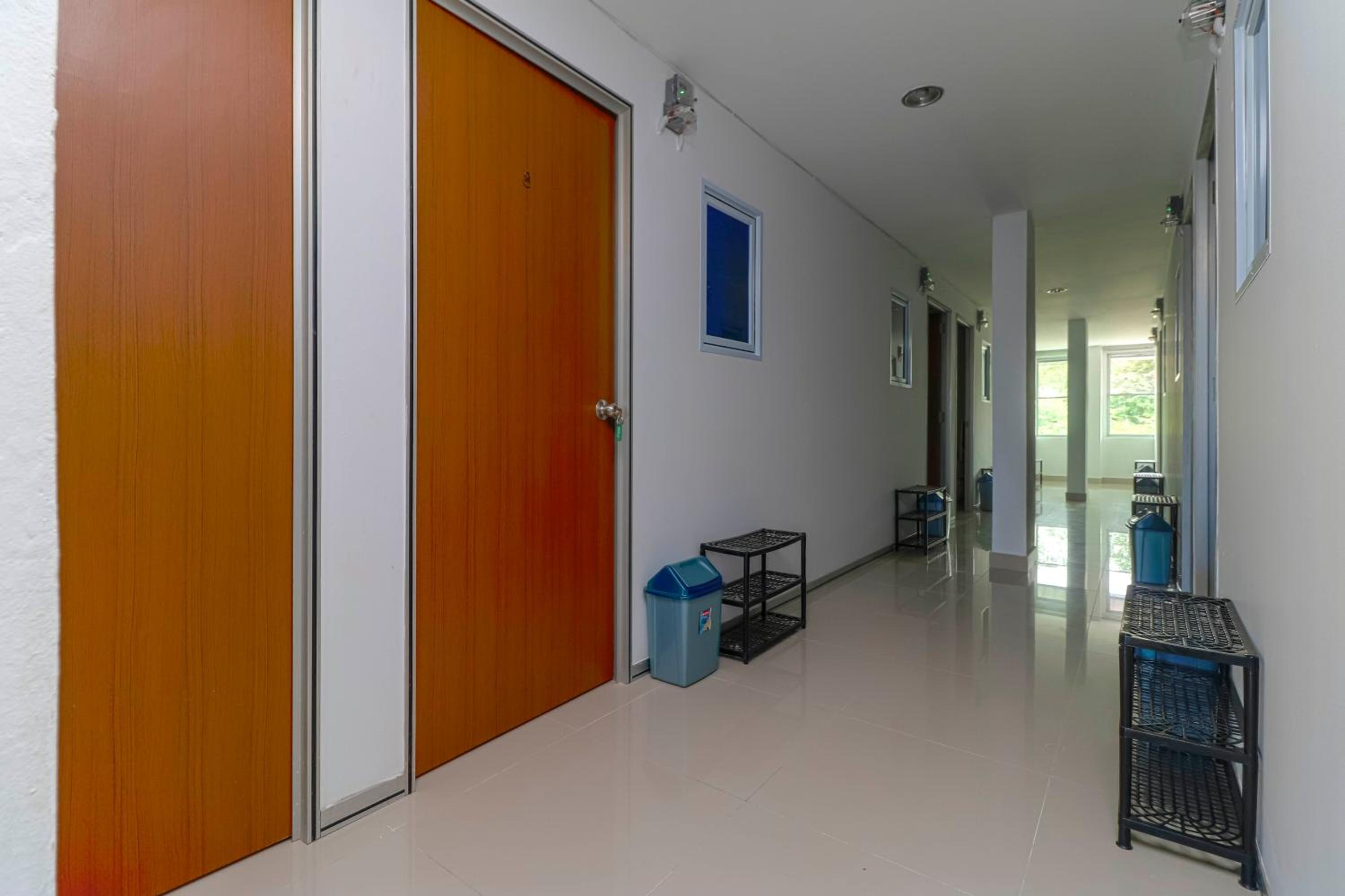 RedDoorz Plus near Kepri Mall 3/44
