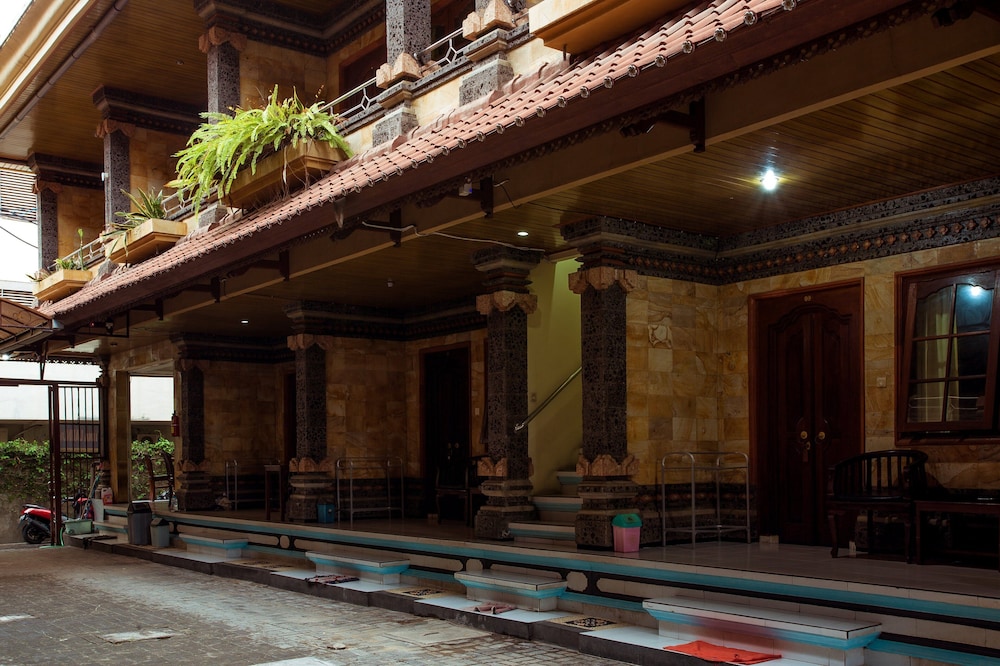 Segara Sadhu Inn 4/62