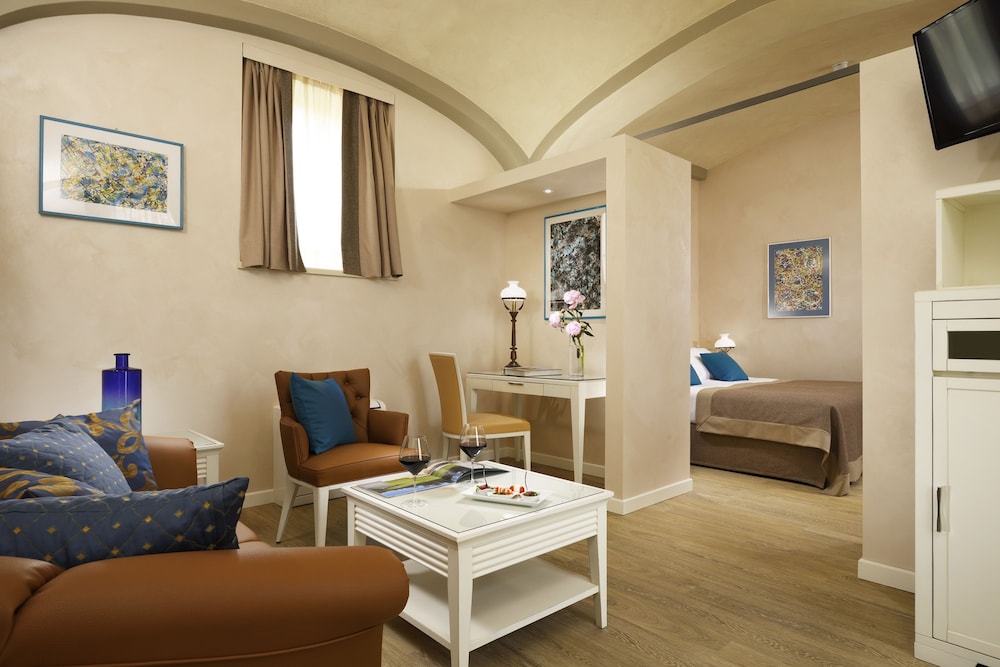Castello Dal Pozzo 37/44