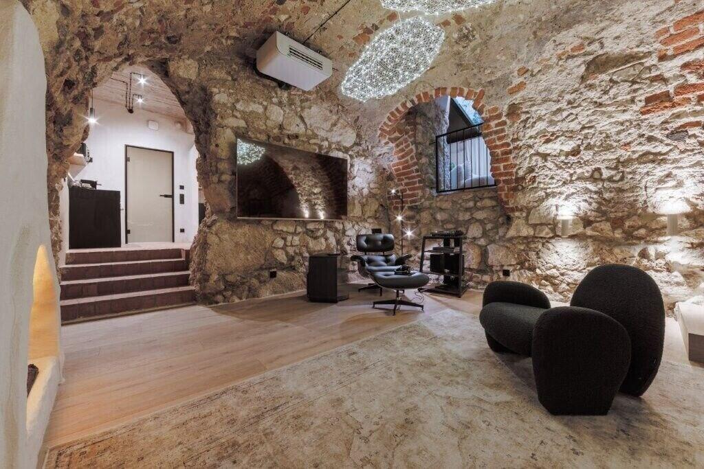 Nomadic Urban Premium Suites 47/50