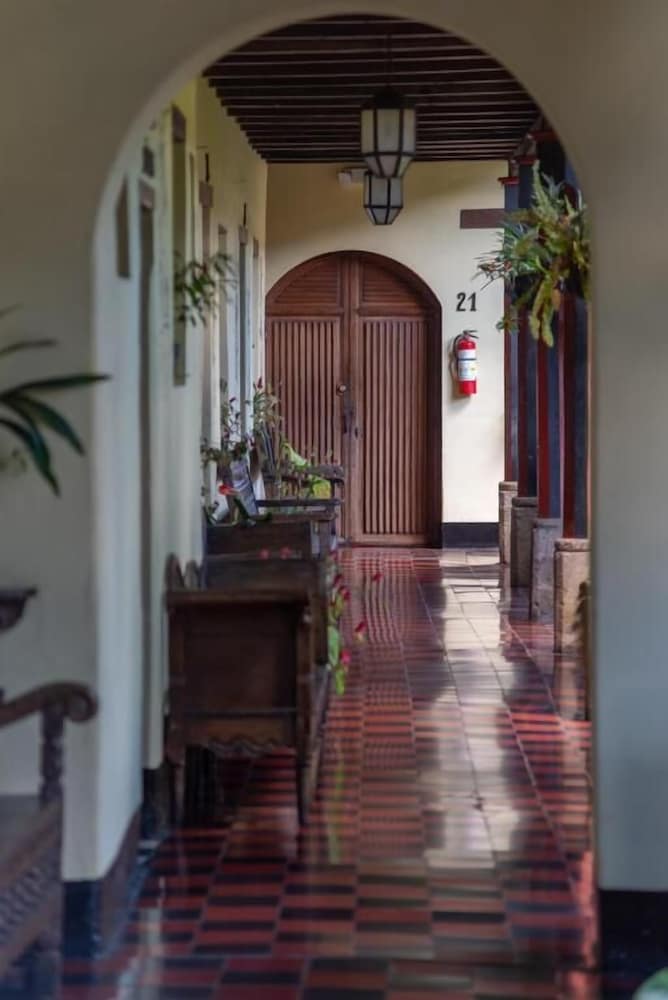 Mayan Inn 9/64