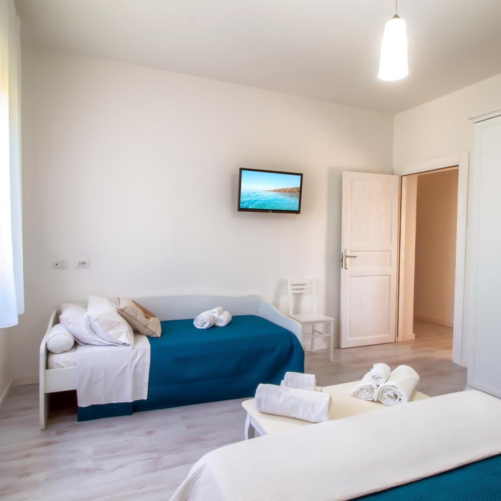 Suite, Queen Bed, Pool View