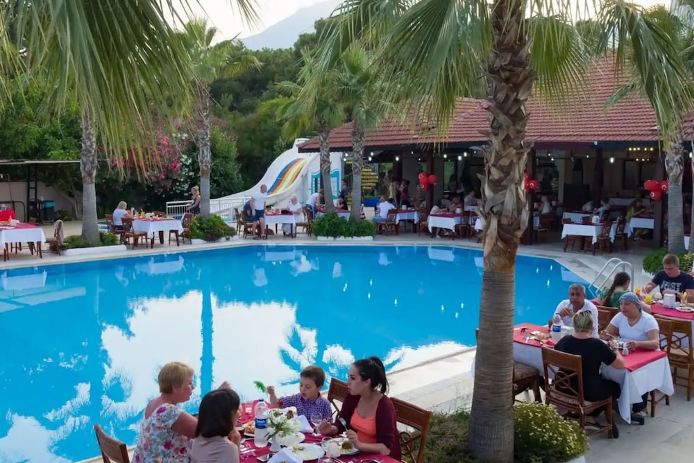 Club Akman Beach Hotel 2/50