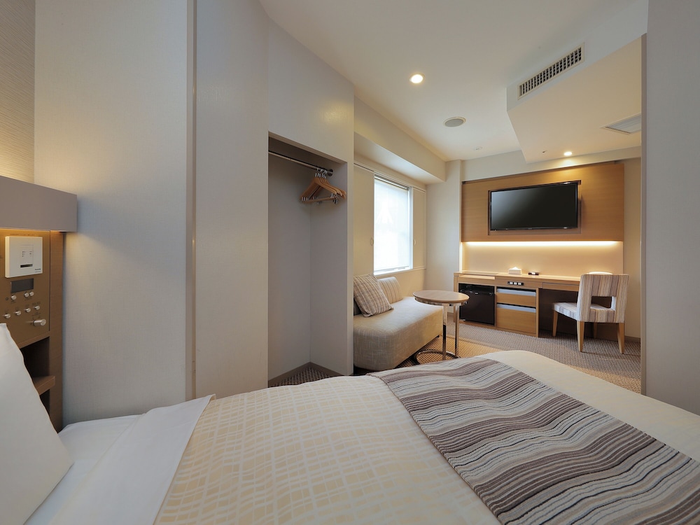 ROOM, DOUBLE BED