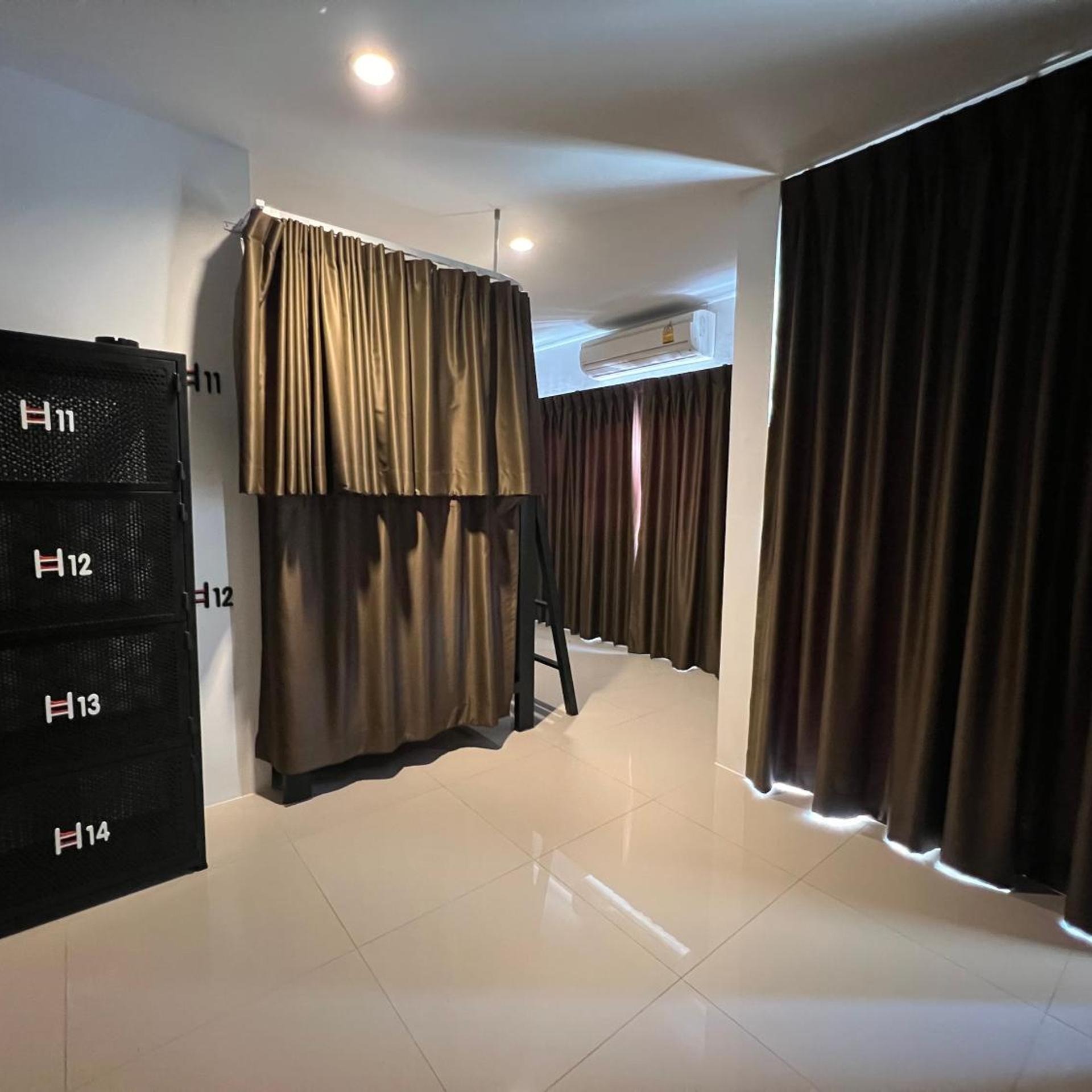 Litera Hostel Adults Only 38/71
