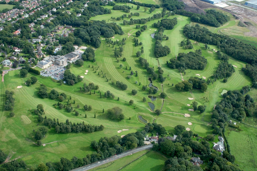 Shaw Hill Golf Resort & Spa Hotel 48/50