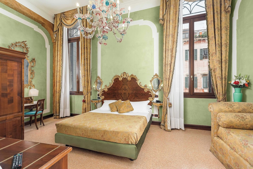 San Moise Hotel 25/70