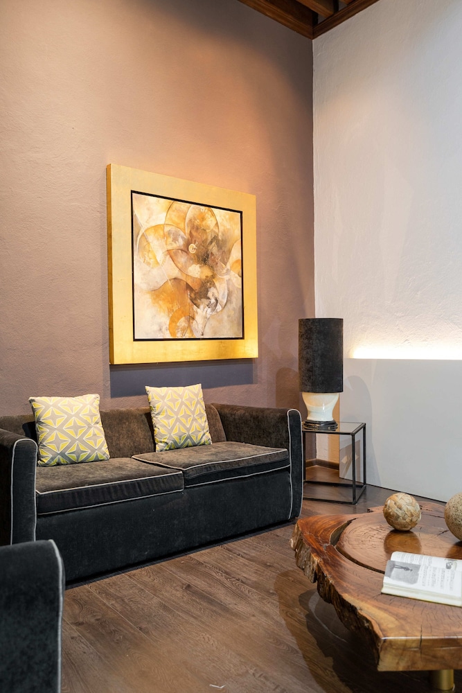 Meson de Santa Rosa Luxury Hotel 40/70