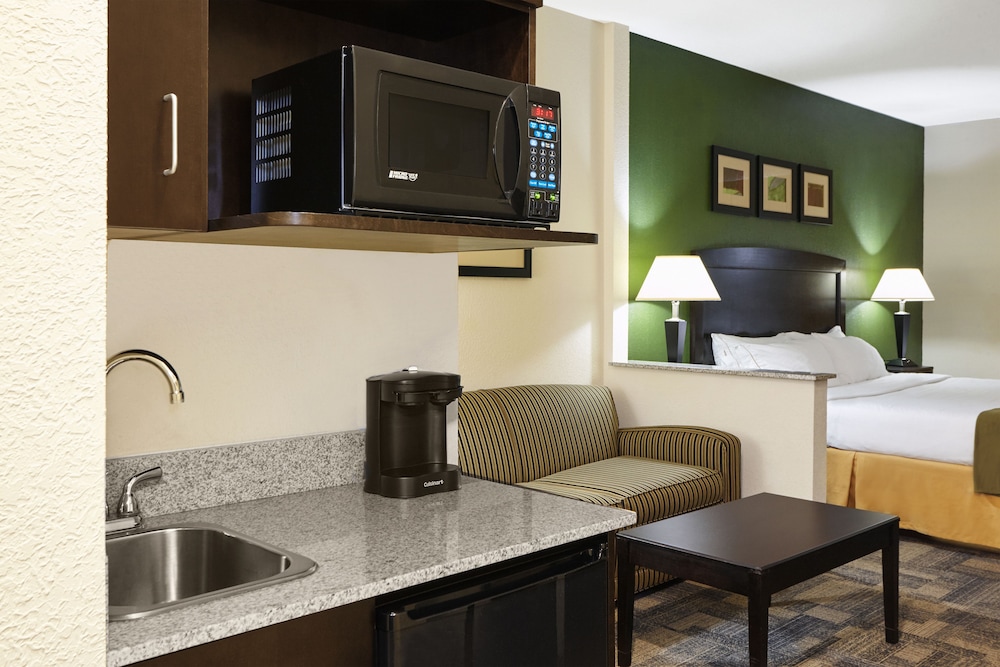 Holiday Inn Express Hotel Suites Pekin Peoria Area 52/62