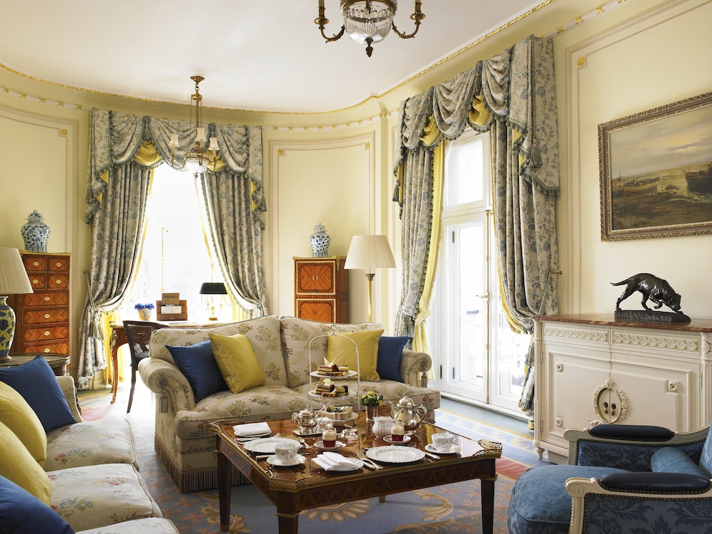 RITZ LONDON 68/99