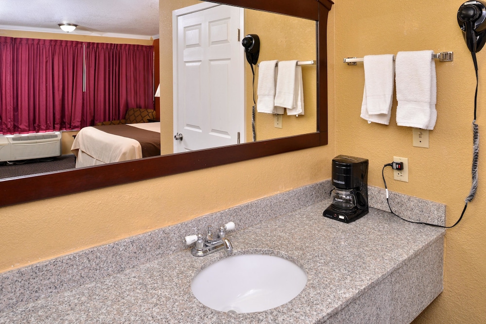 Americas Best Value Inn Schulenburg 9/26