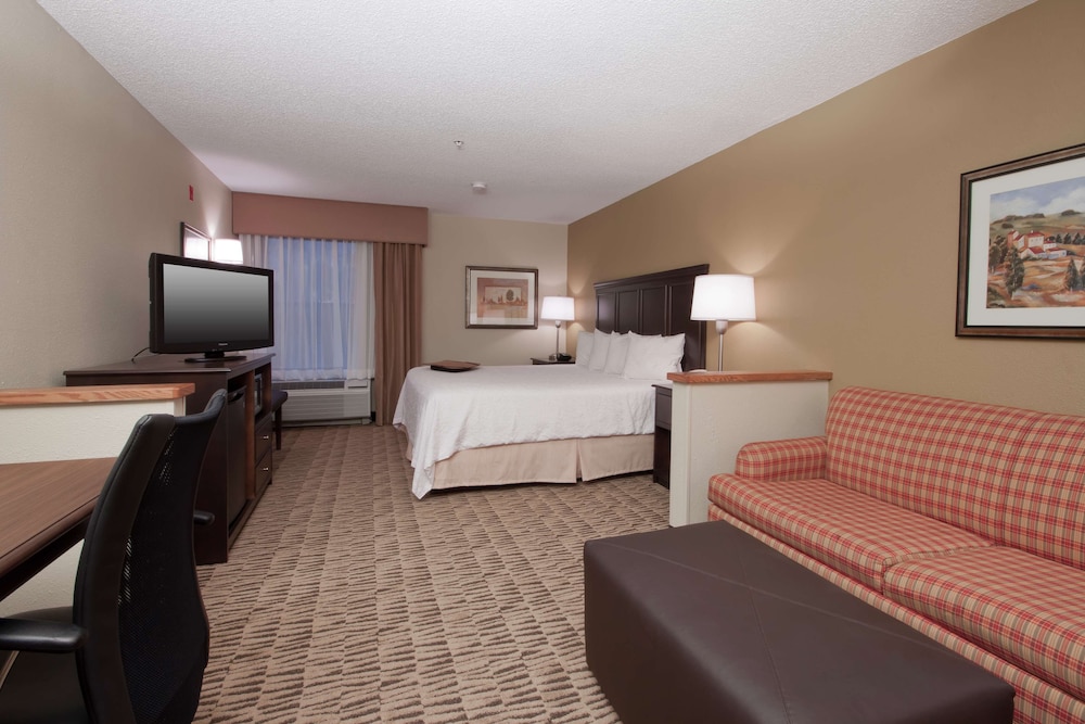 Countryside Inn and Suites 15/28