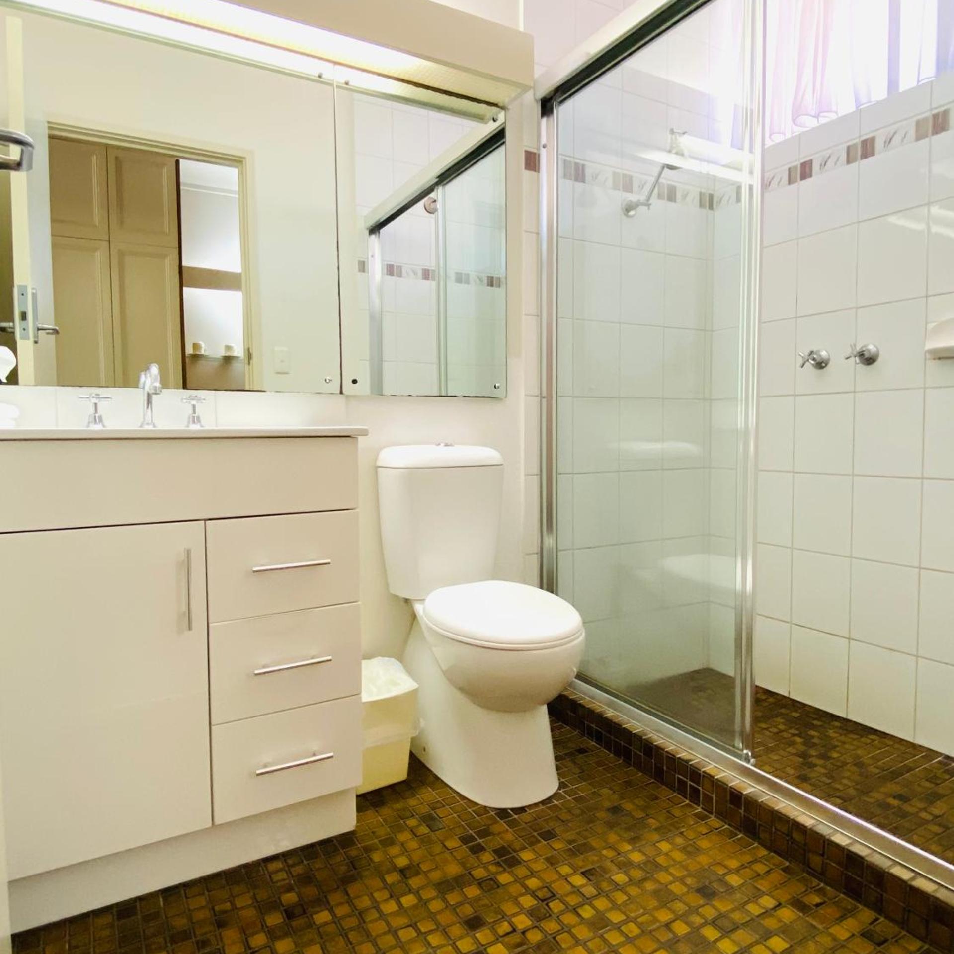 Connells Motel & Serviced Apartments 46/48