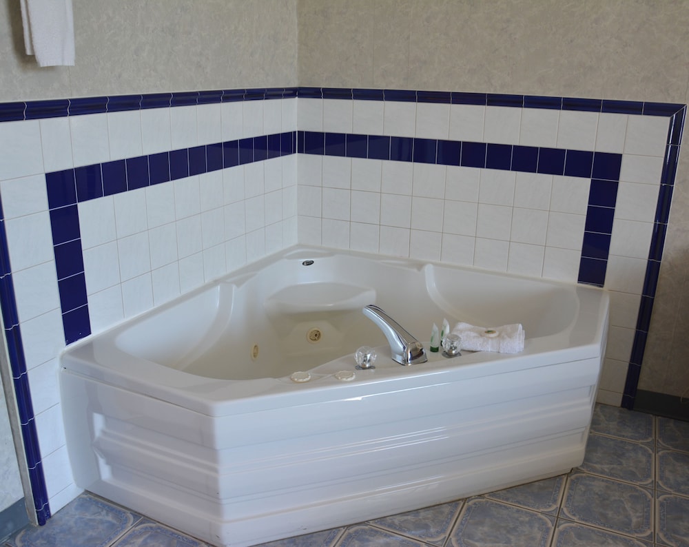 Travelodge By Wyndham Milwaukee 48/50
