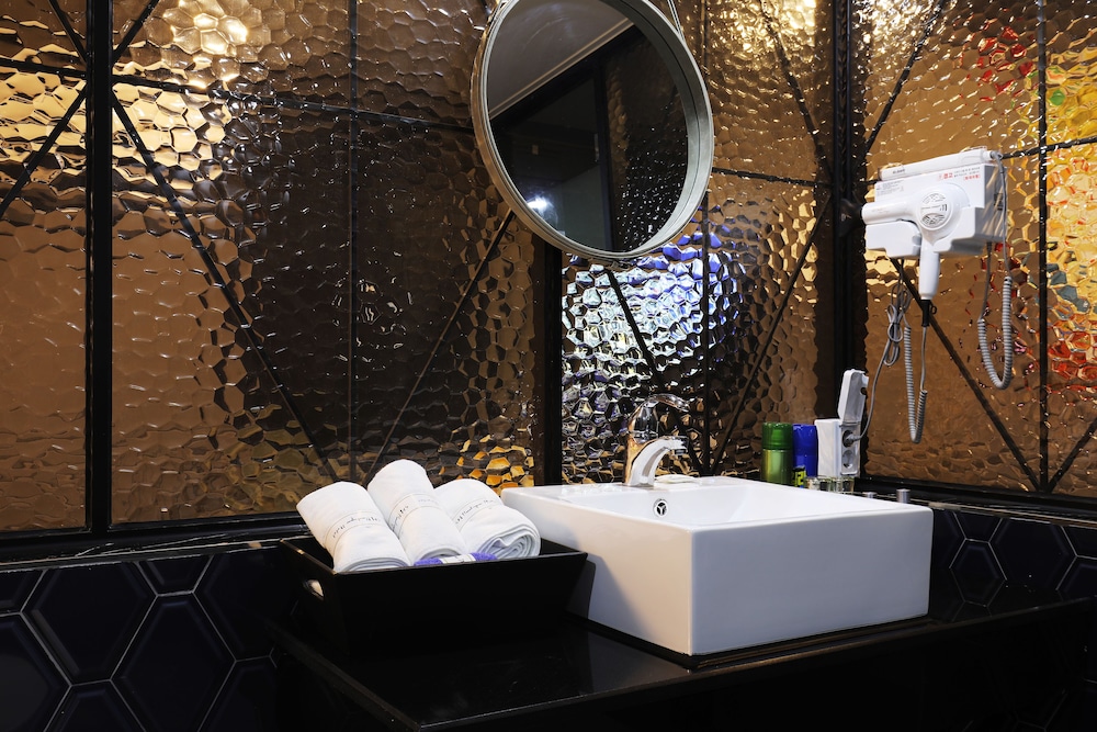 Sm Boutique Hotel 50/50
